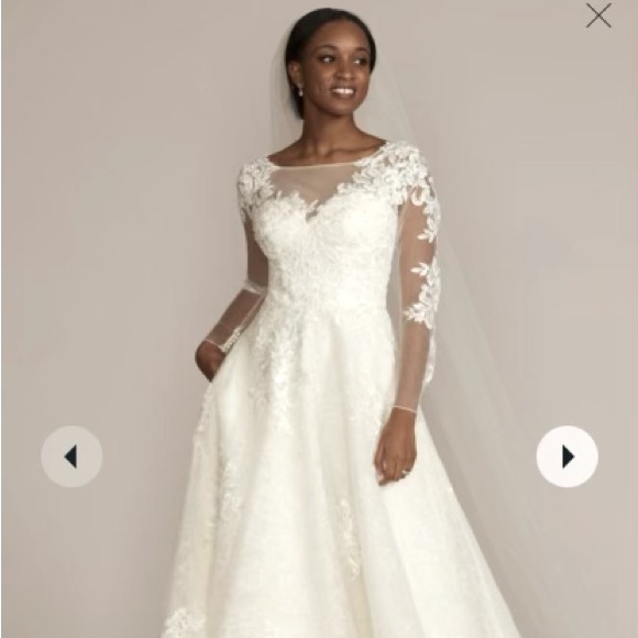 Wedding dress - Picture 1 of 5